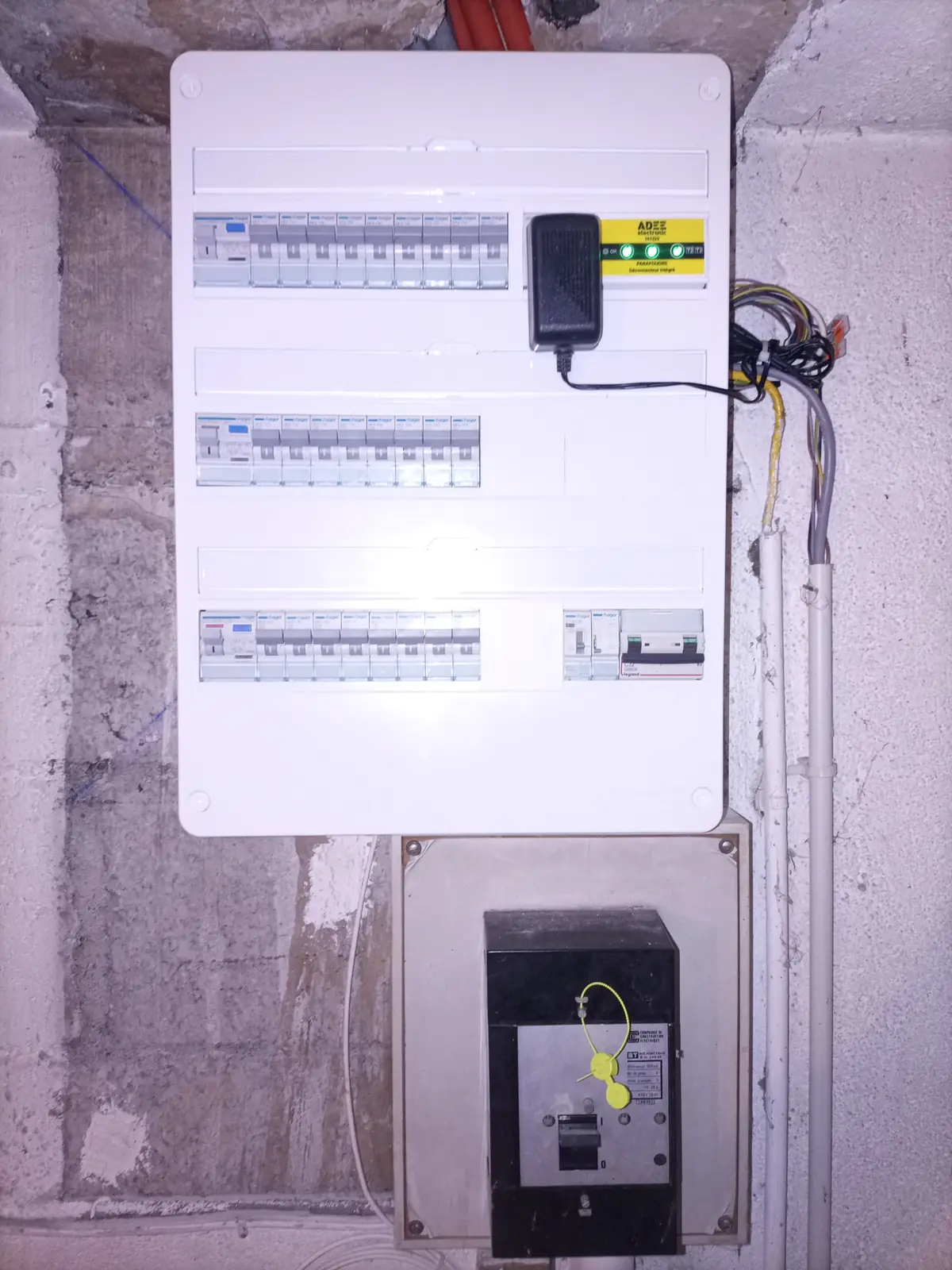 Coffret vétuste remplacé à Arenthon — Pral'Elec, Arenthon