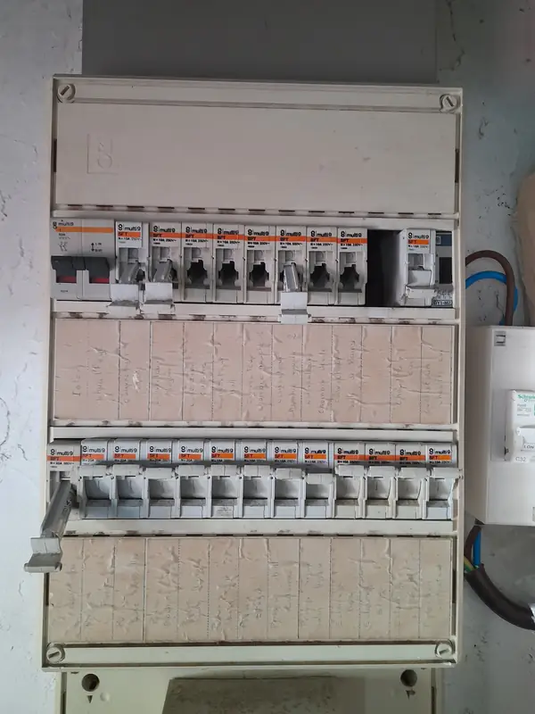 Ancien tableau — Nouveau coffret électrique à Boëge, Boëge — Pral'Elec électricien