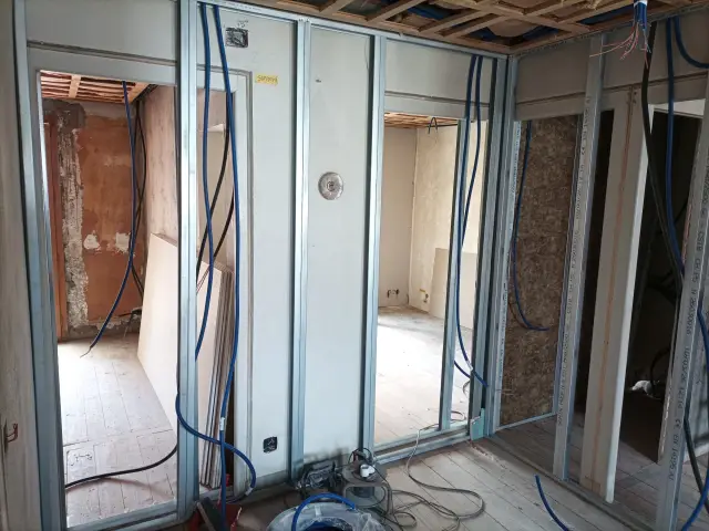 Cloison cuisine — Rénovation d'un appartement, Bons en Chablais — Pral'Elec électricien
