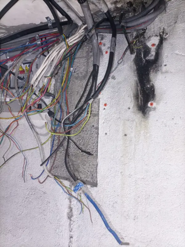 Pendant les travaux — Remise en état du coffret électrique, Collonges sous Salève — Pral'Elec électricien
