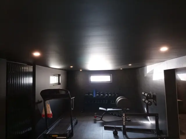 Salle de sport après travaux — Rénovation d'un sous-sol, Collonges sous Salève — Pral'Elec électricien