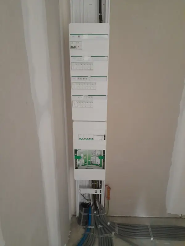 Tableau capoté — Électricité complète d'une maison neuve, Haute-Savoie — Pral'Elec électricien