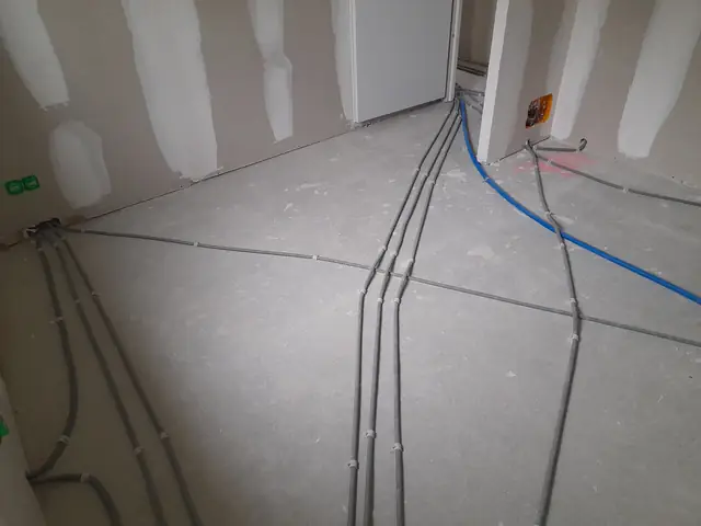 Chambre, gaines avant chape — Électricité complète d'une maison neuve, Haute-Savoie — Pral'Elec électricien