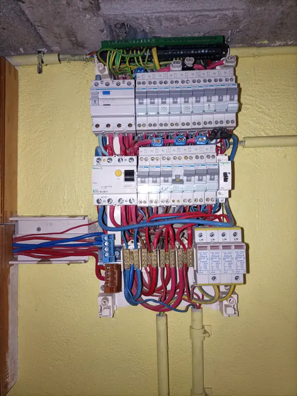 Détail de l'ancien câblage — Tableau électrique neuf à Nangy, Nangy — Pral'Elec électricien
