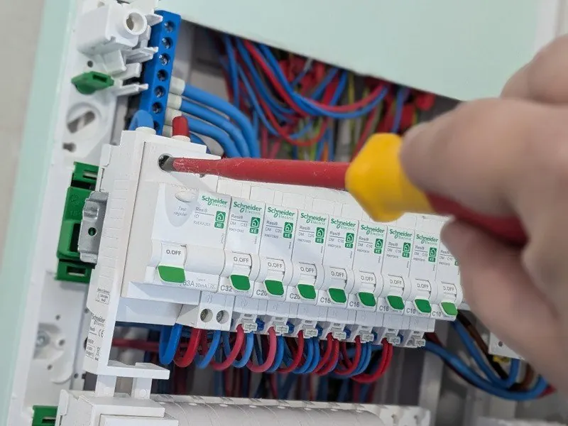 Installation et rénovation électrique — Pral'Elec